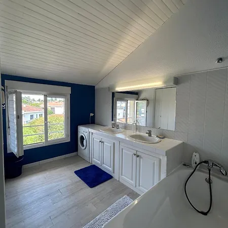 Le Venasque Avec Terrasse - Climatisation Appartement *